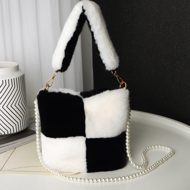 Fluffy plush bucket bag with pearl chain
