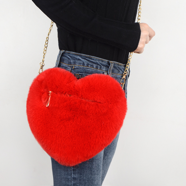Fluffy heart-shaped bag with gold chain