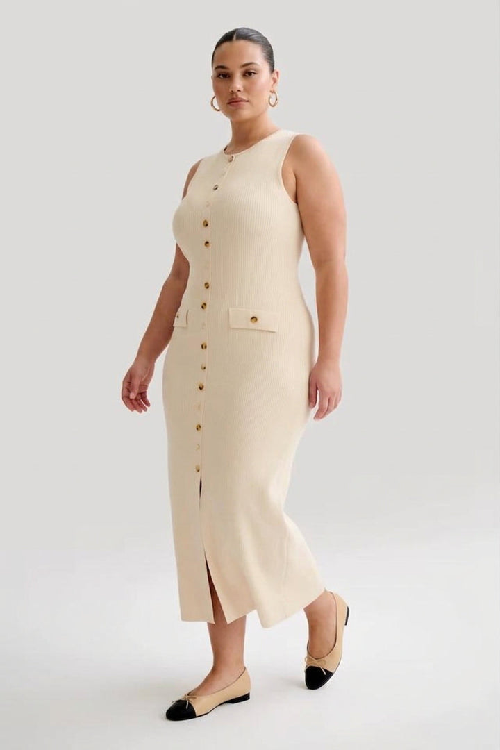 Quinn  Elegant Sleeveless Button-Up Bodycon Knit Maxi Dress