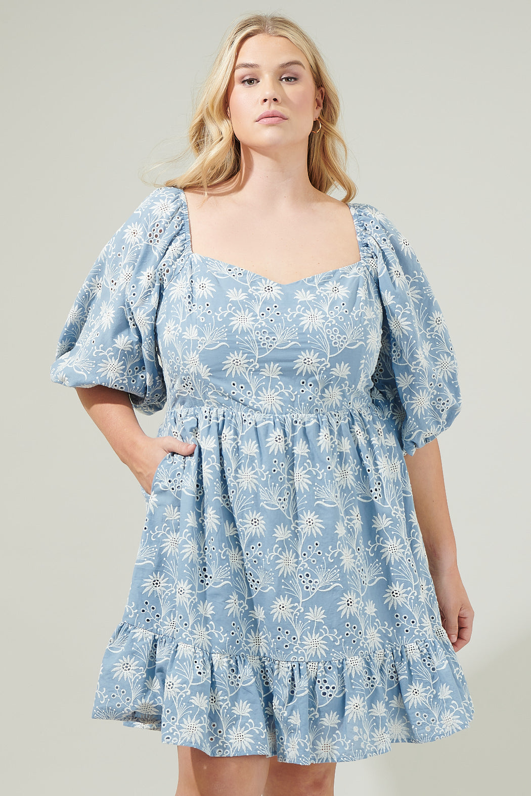 Moonflower Eyelet Evy Sweetheart Mini Dress Curve