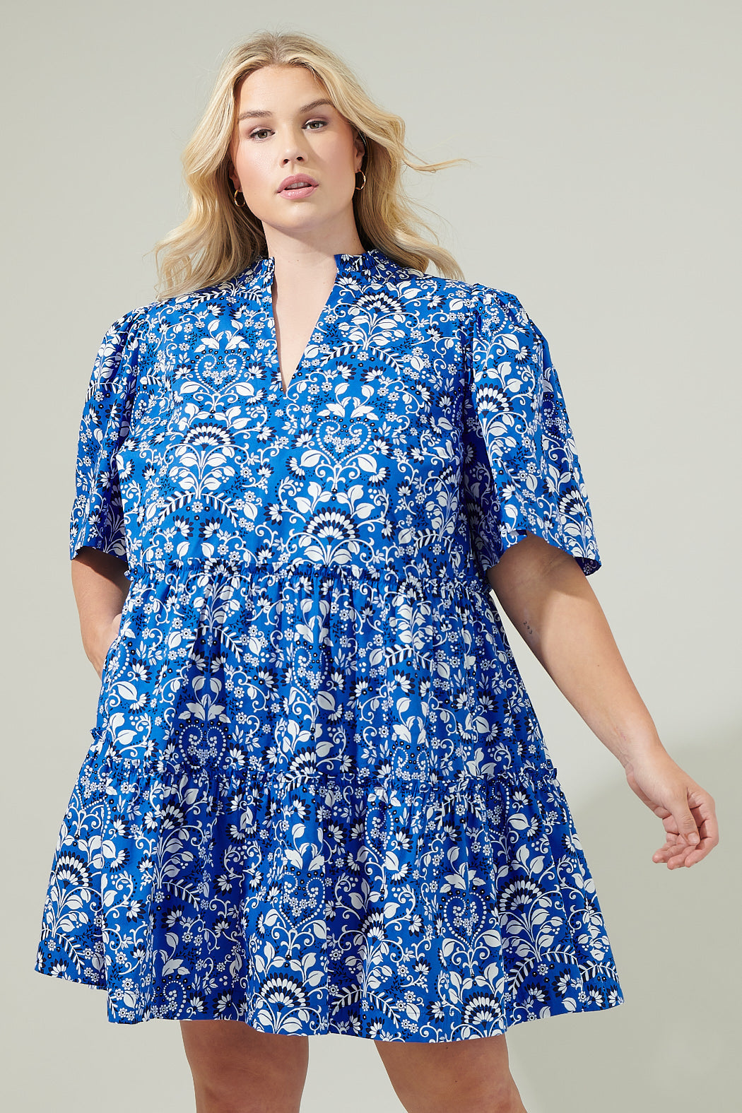 Lulu Floral Dixie Split Neck Shift Dress Curve