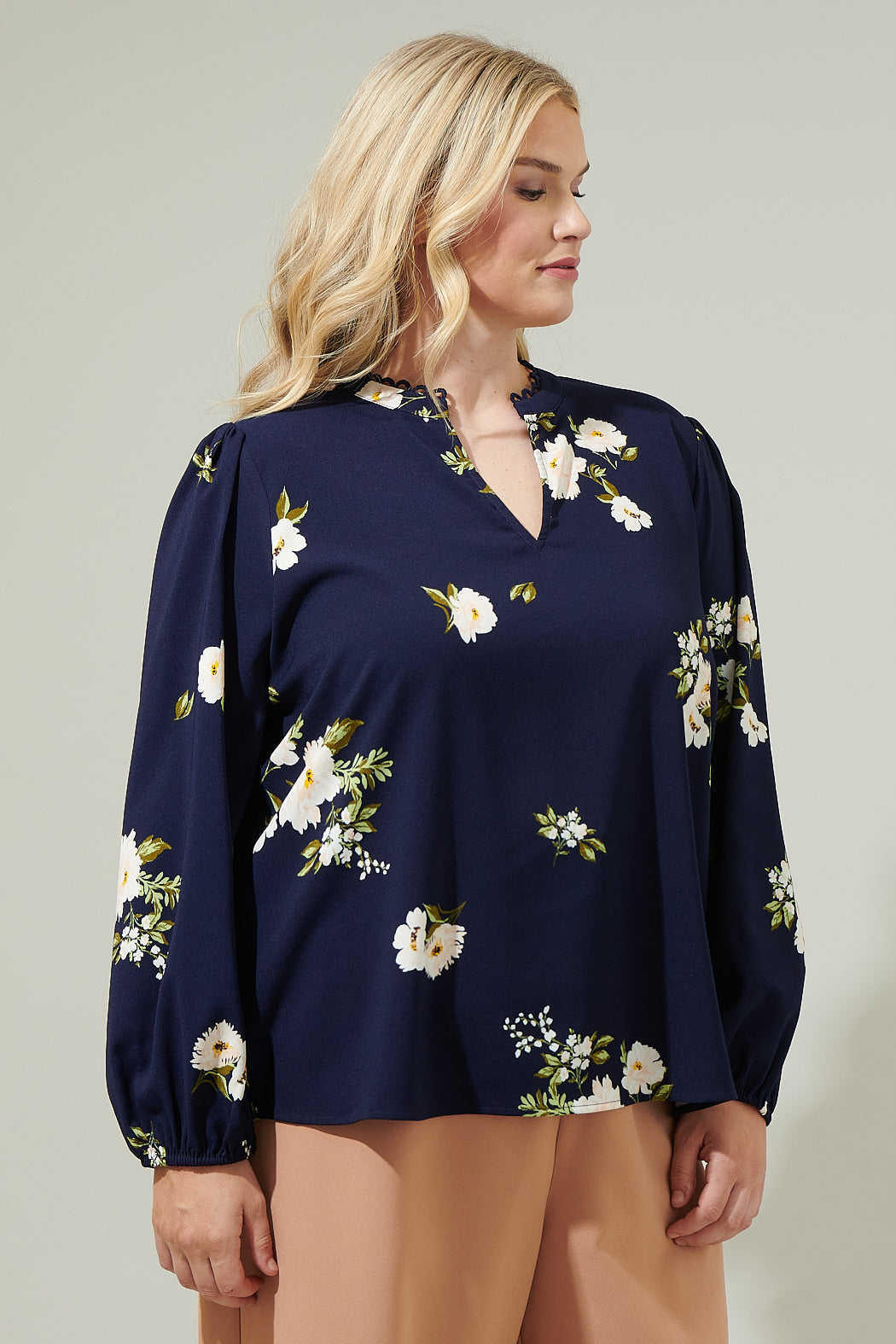 Arlene Floral Split Neck Blouse Curve