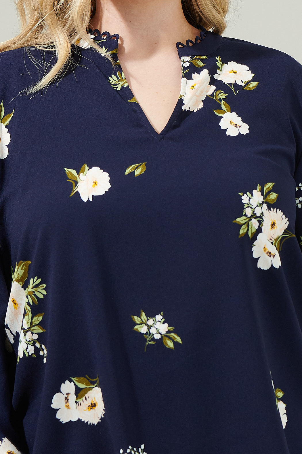 Arlene Floral Split Neck Blouse Curve