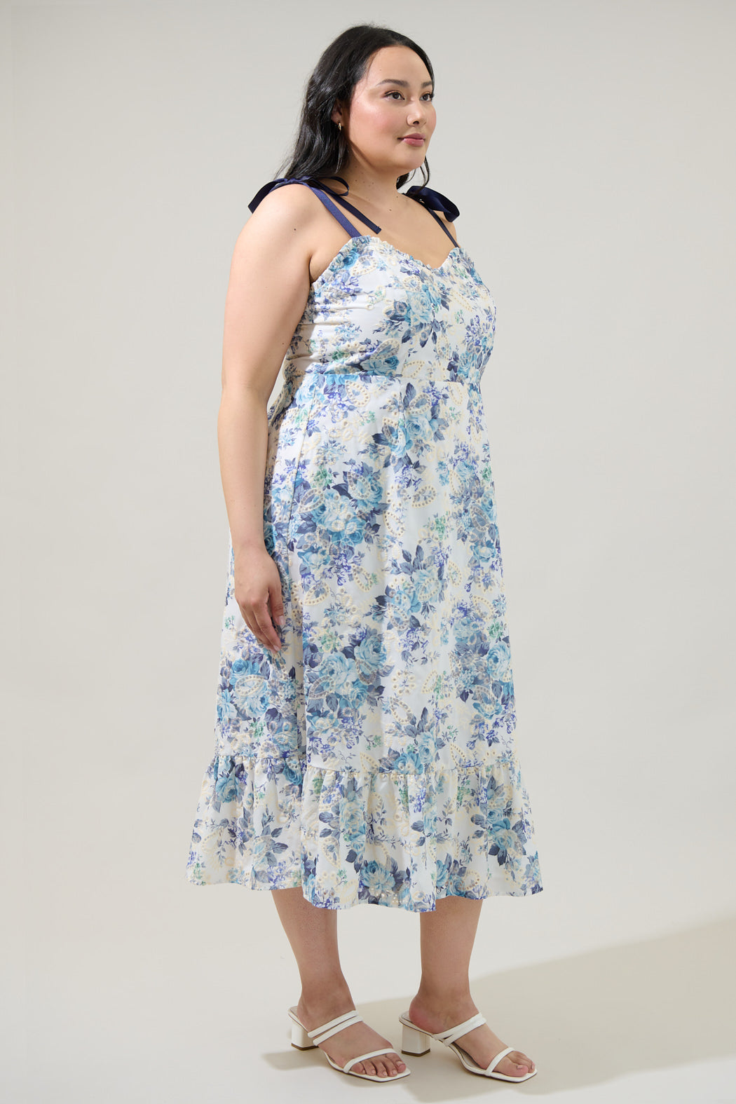 Majesty Floral Villa Garden Eyelet Midi Dress Curve