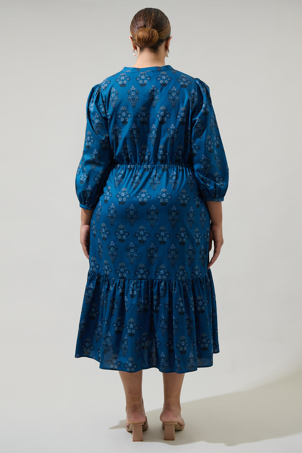 Gardena Floral Zinnia Split Neck Midi Dress Curve