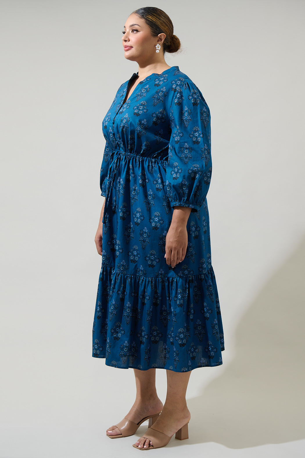 Gardena Floral Zinnia Split Neck Midi Dress Curve