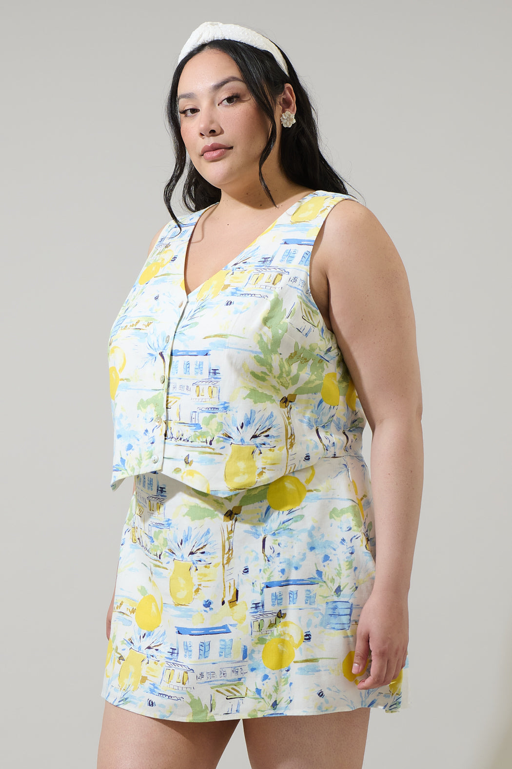 Amalfi Coast Kayri Button Up Cropped Vest Curve
