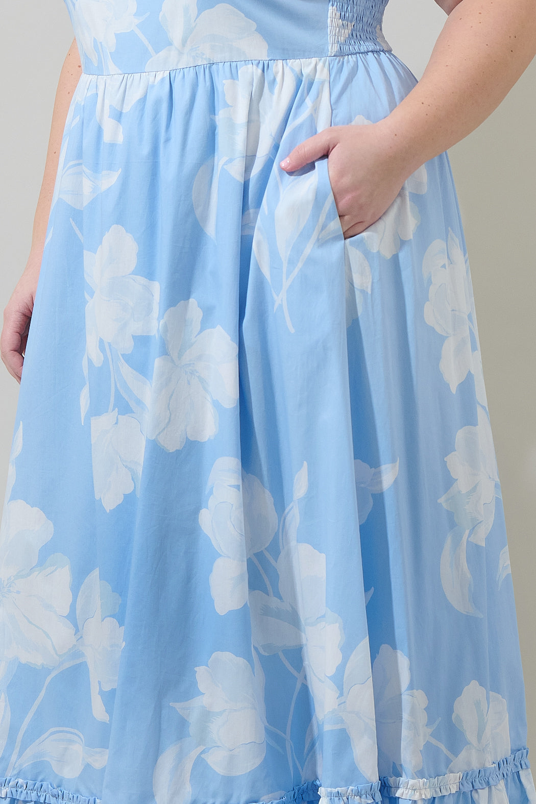 Afina Floral Mazy Smocked Maxi Dress Curve