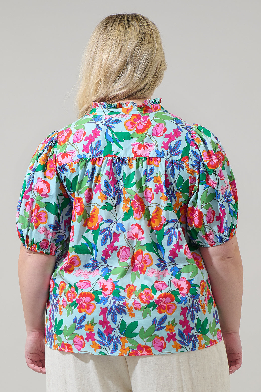 Orlena Floral Daly Split Neck Top Curve