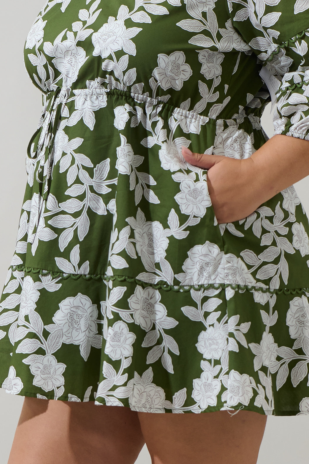 Haizley Floral Dabria Split Neck Mini Dress Curve