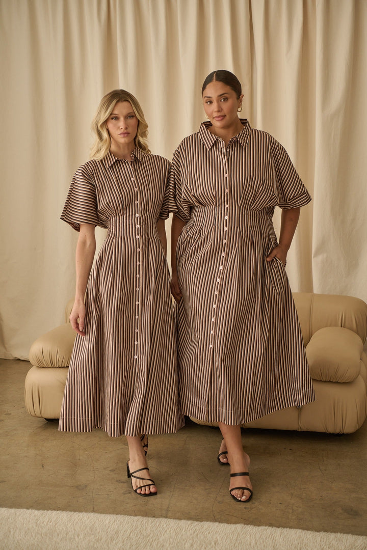 Wilderra Pleated Midi Dress Tiramisu Curve
