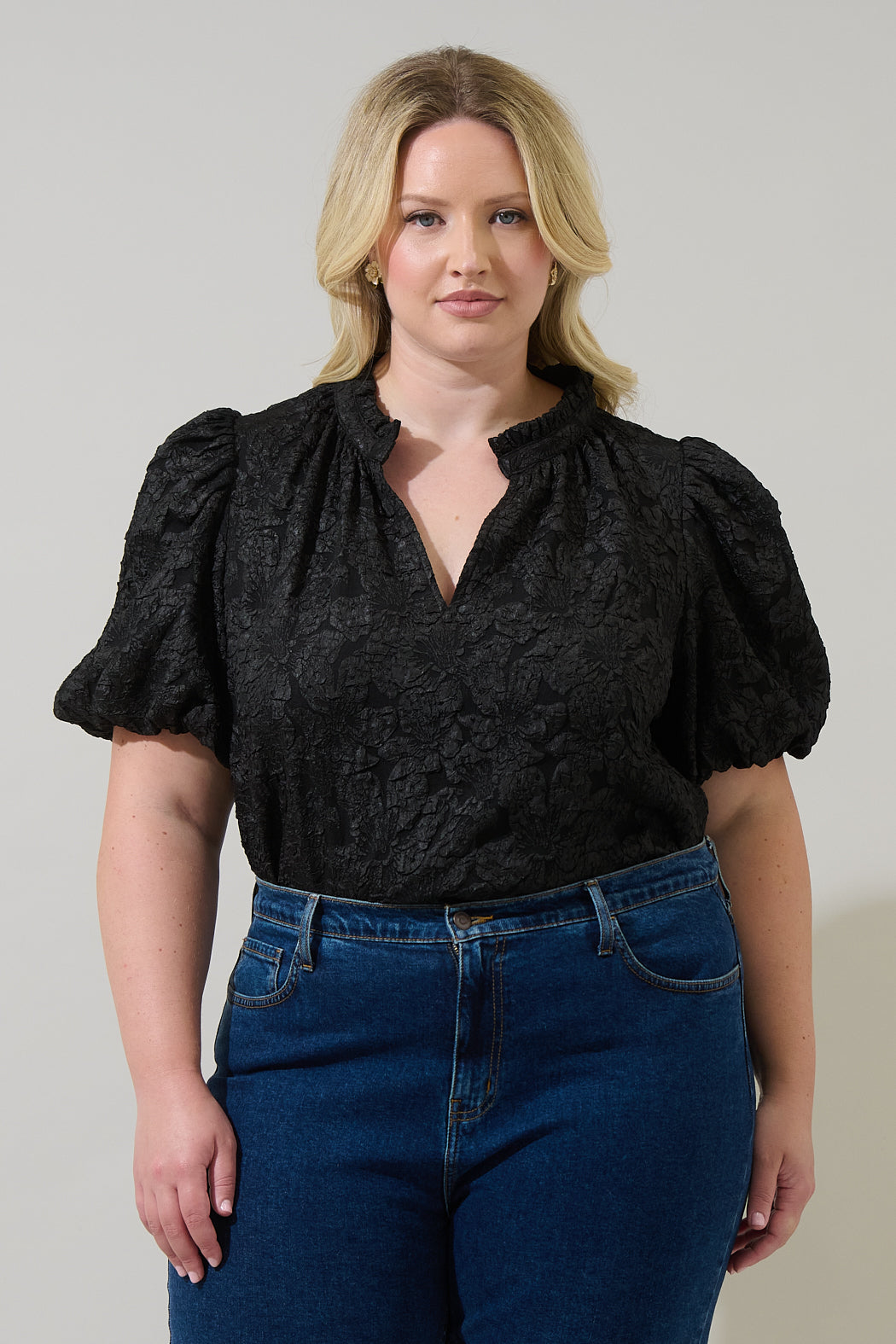 Arielle Jacquard Split Neck Top Curve