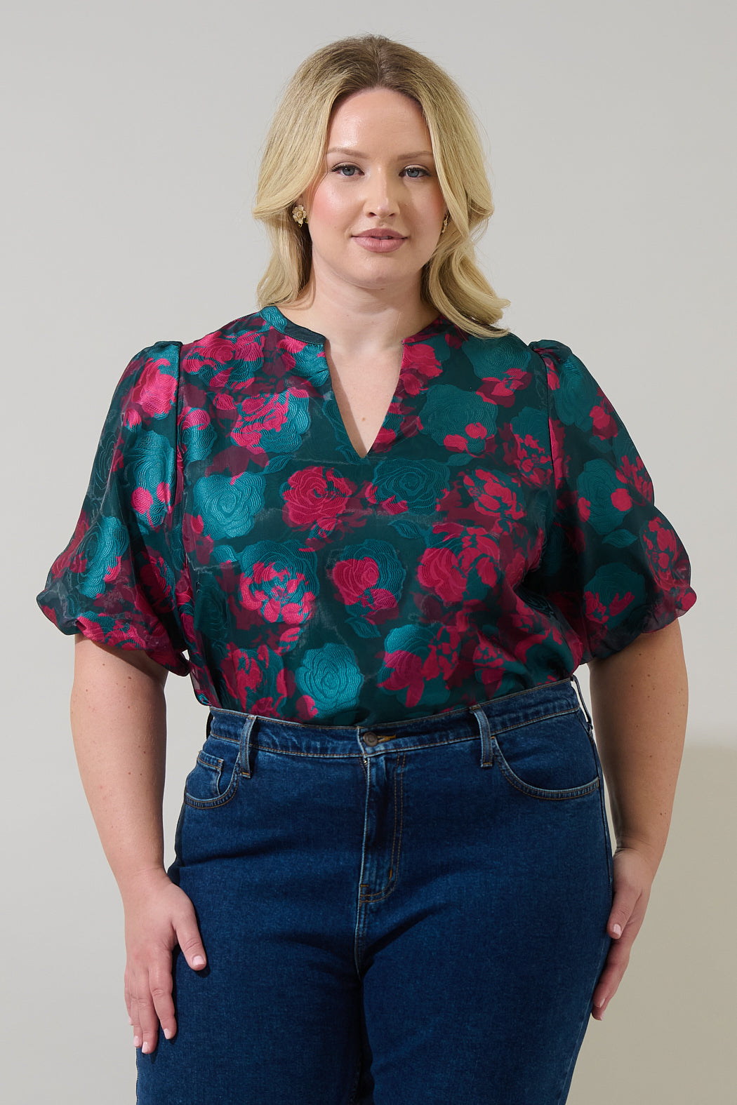 Kaelani Jacquard Tavia Split Neck Top Curve