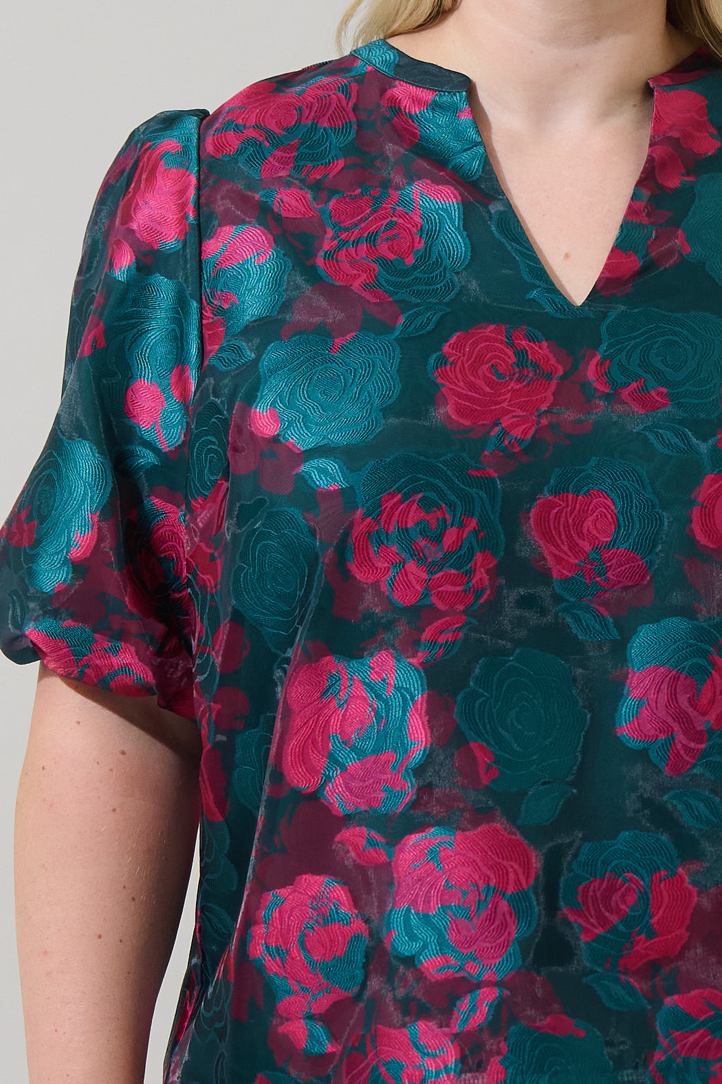 Kaelani Jacquard Tavia Split Neck Top Curve