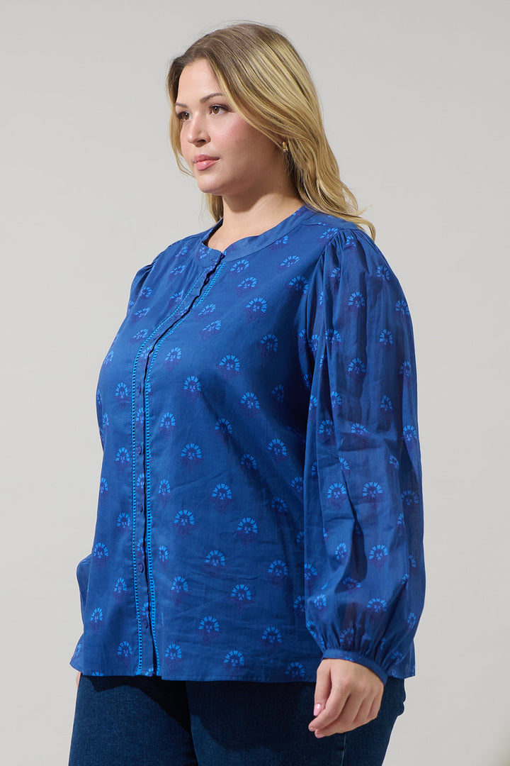 Briza Medallion Meddy Button Down Top Curve