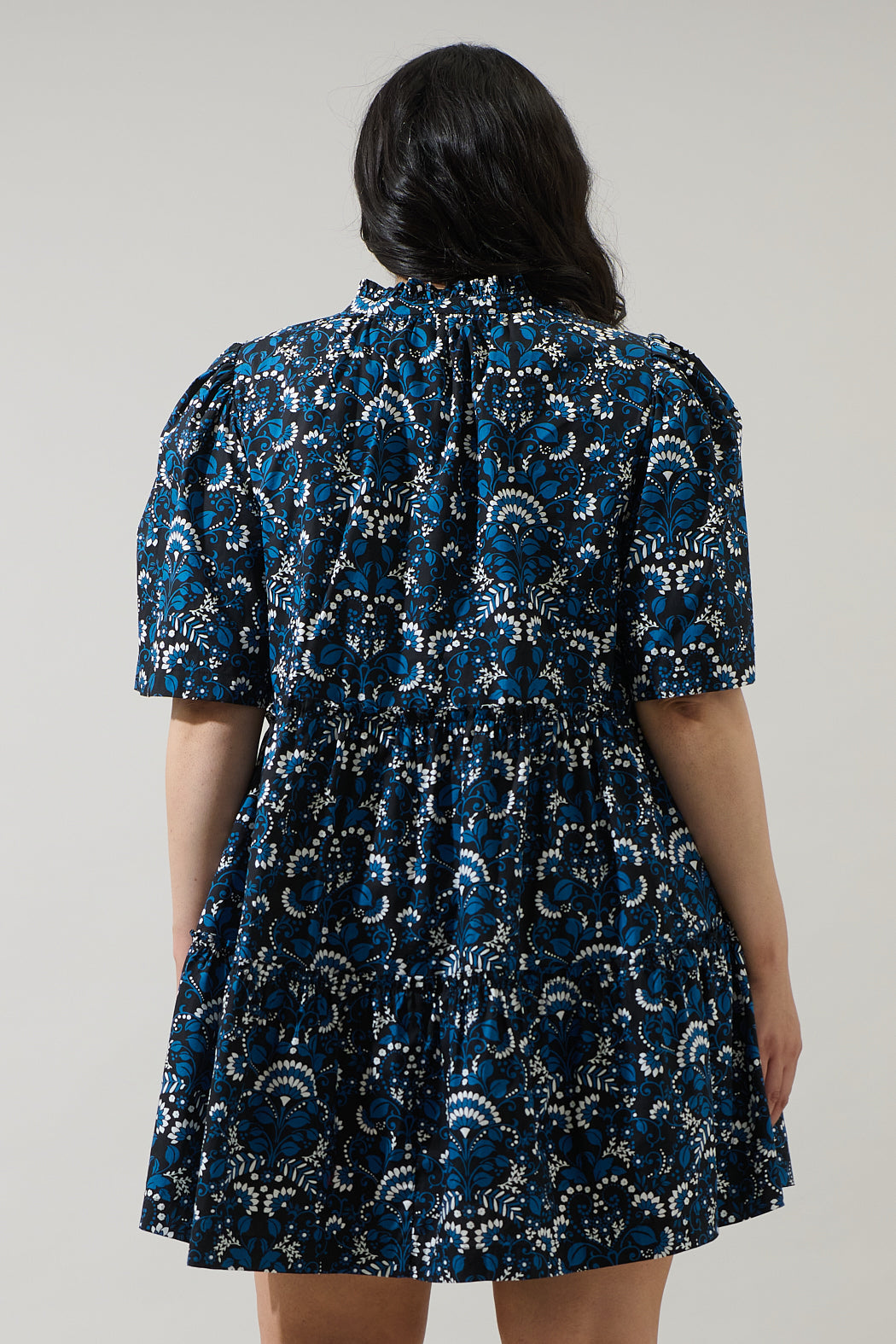Etta Floral Dixie Split Neck Shift Dress Curve