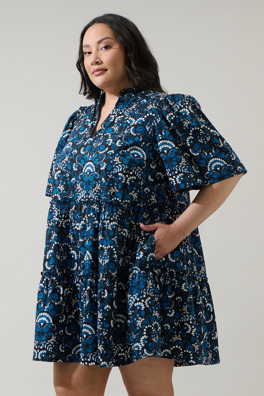 Etta Floral Dixie Split Neck Shift Dress Curve