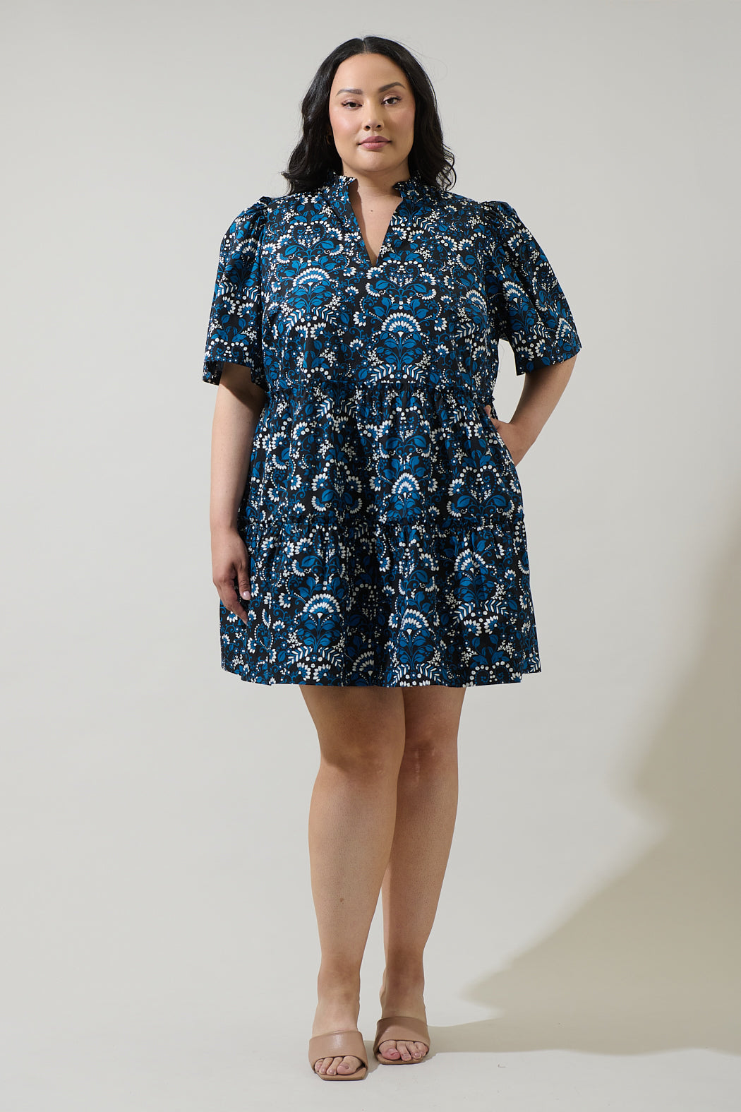 Etta Floral Dixie Split Neck Shift Dress Curve