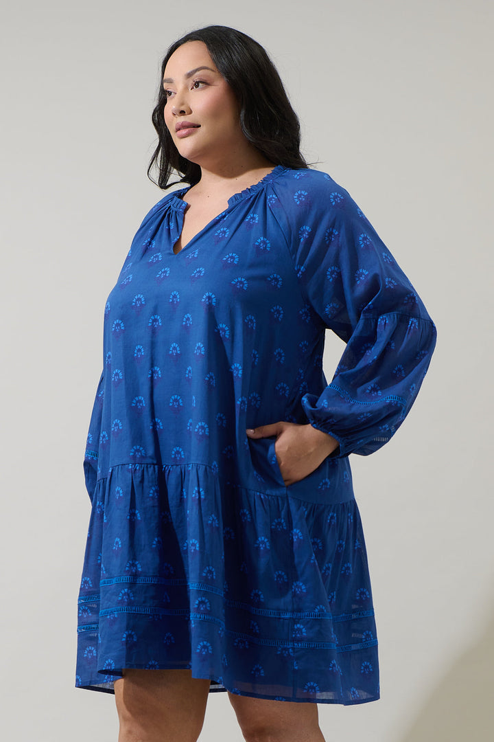 Briza Medallion Ivonna Shift Mini Dress Curve