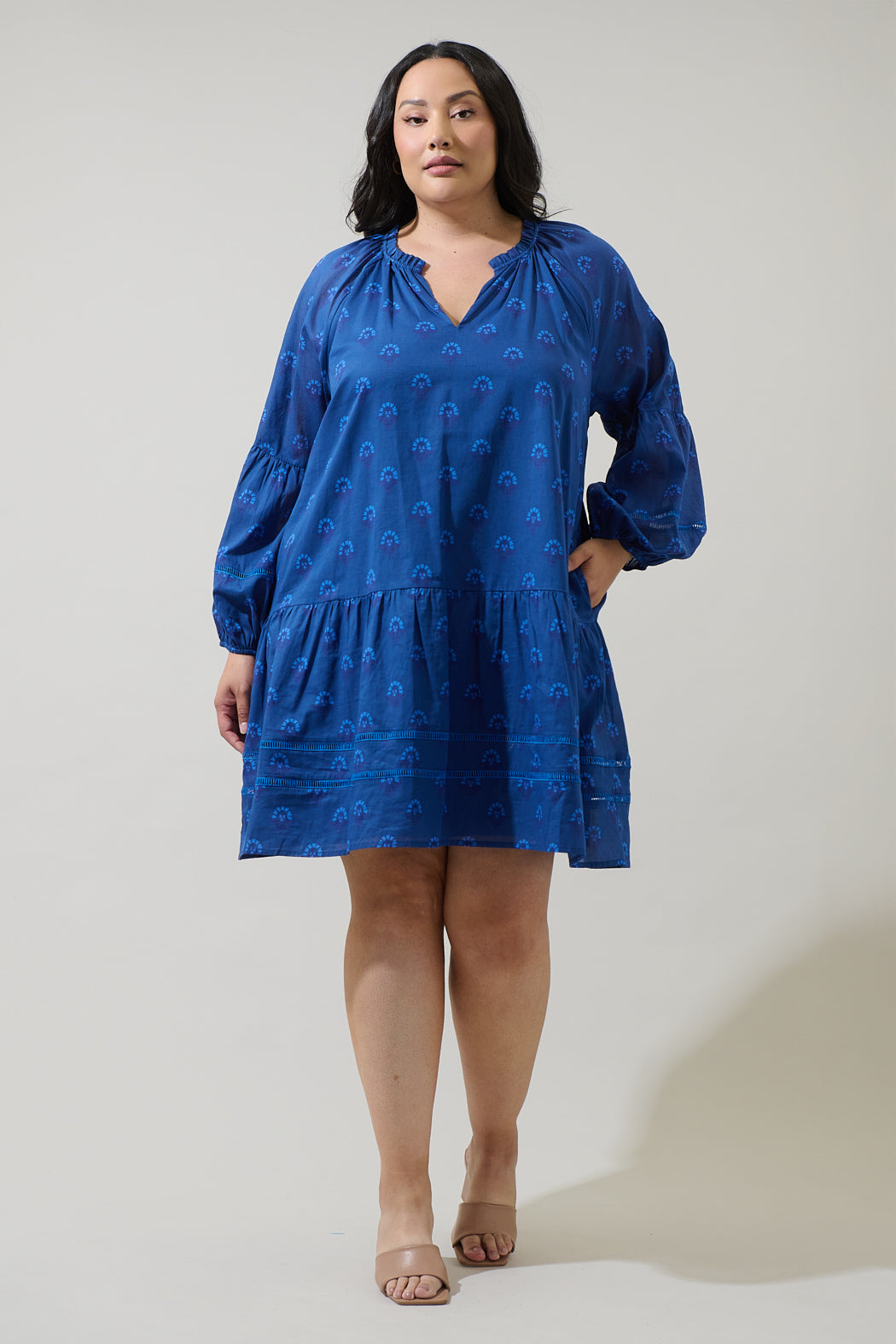 Briza Medallion Ivonna Shift Mini Dress Curve