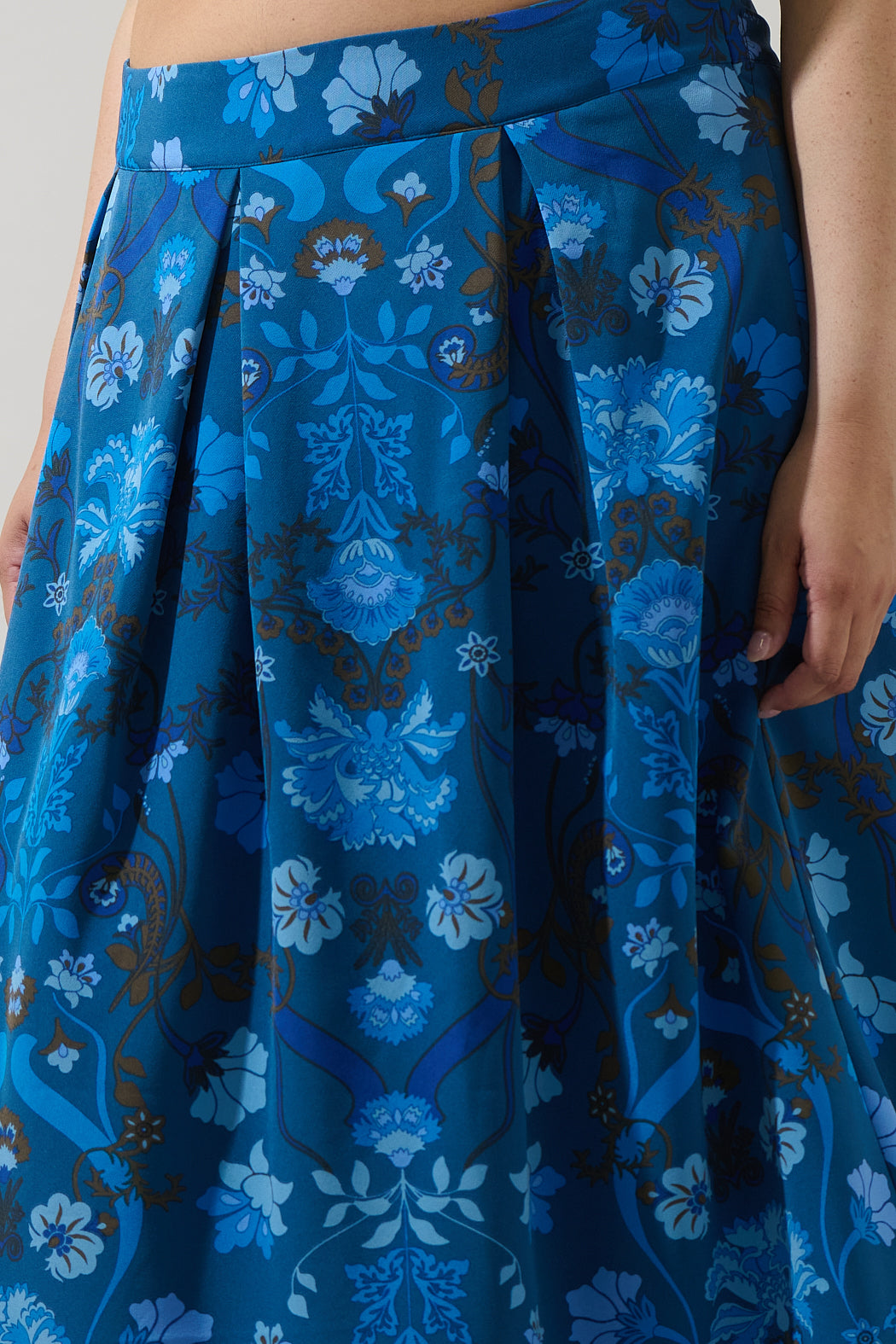 Palmate Floral Pleated Midi Skirt Curve