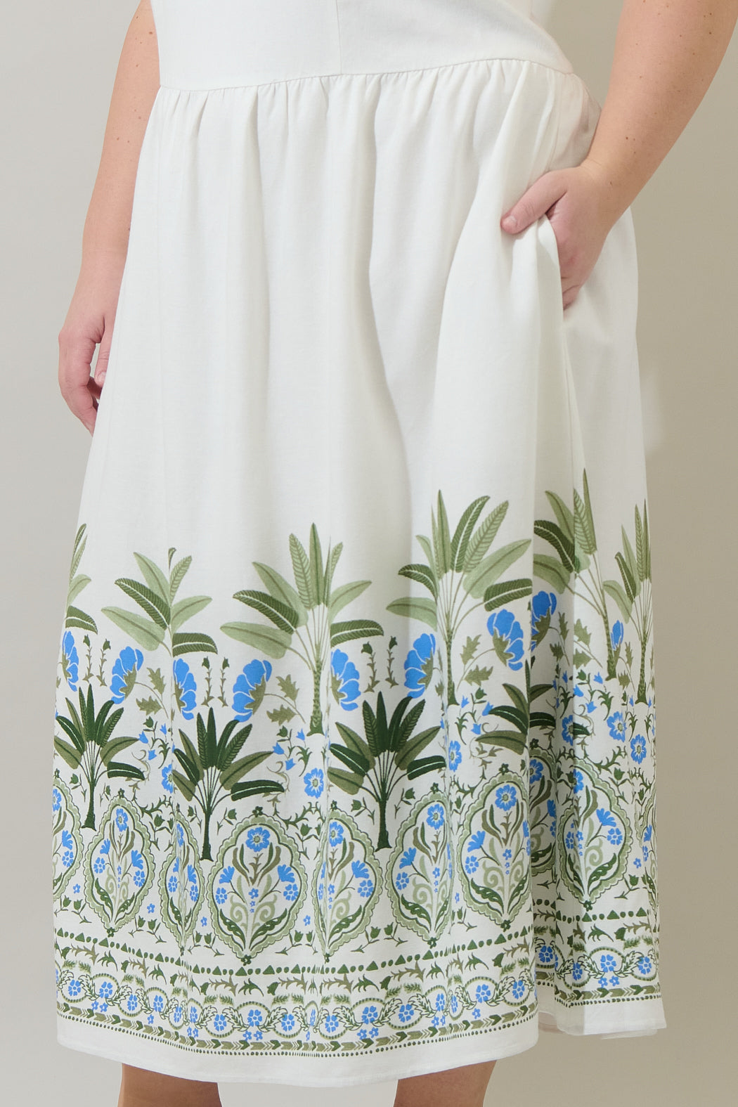Senara Floral Triny Halter Neck Midi Dress Curve