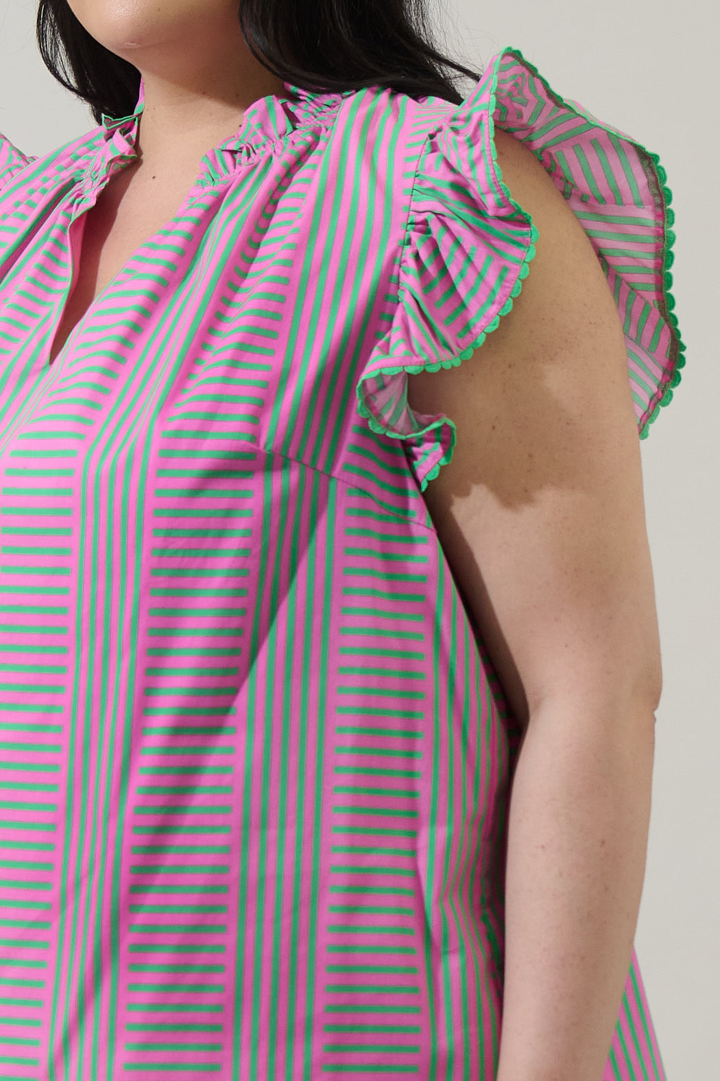 Valda Striped Jazzy Ruffle Top Curve