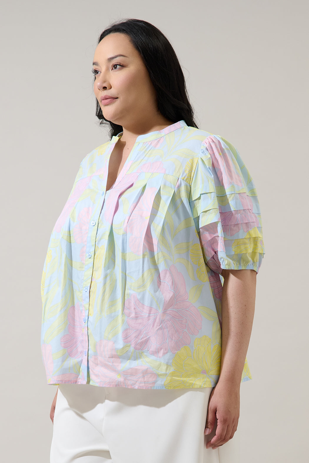 Brisa Floral Court Button Down Top Curve