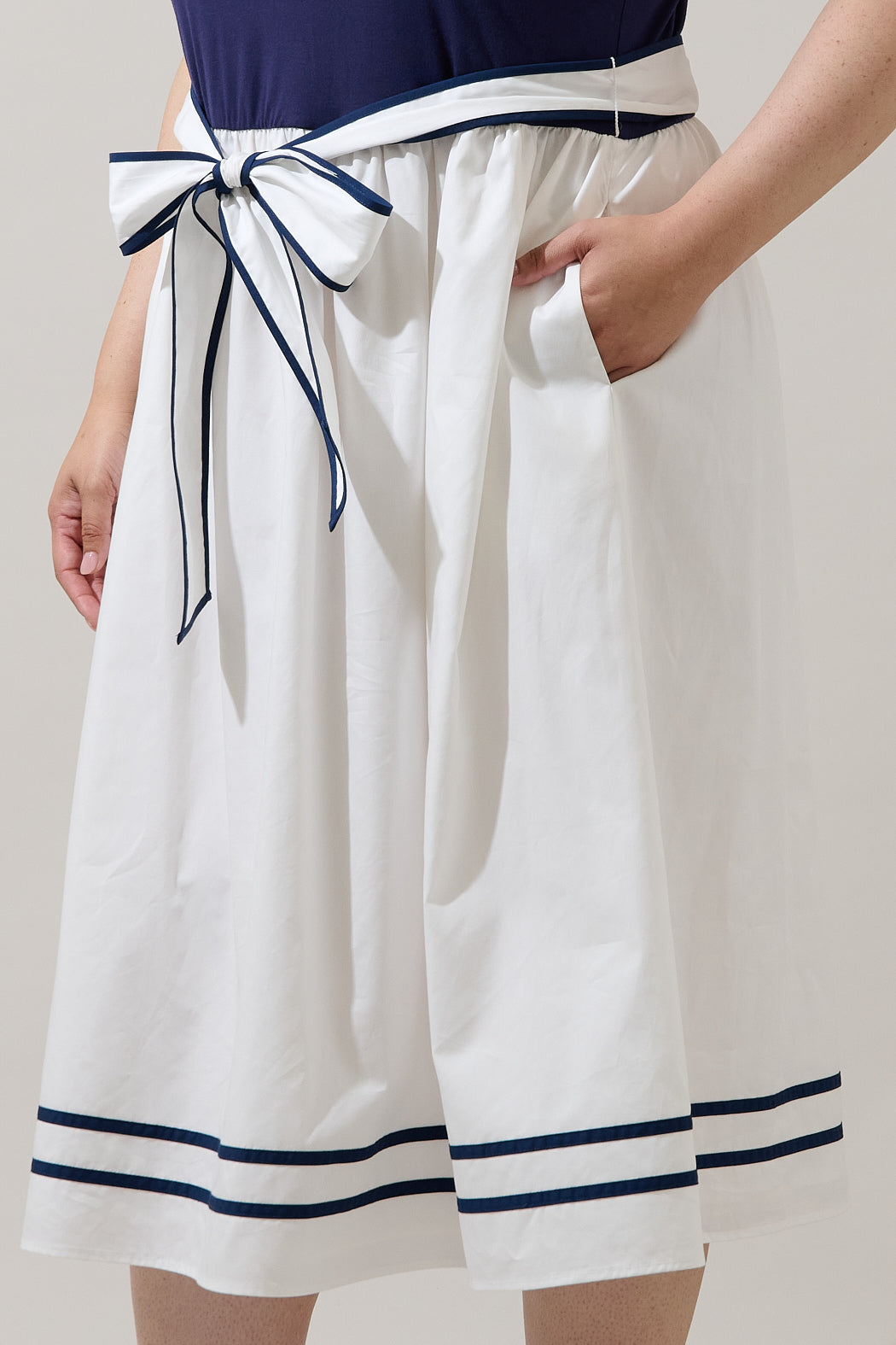 Mavie Color Block Midi Dress Curve