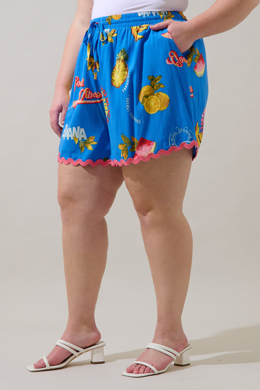 Alanie Tropical Halle Drawstring Shorts Curve