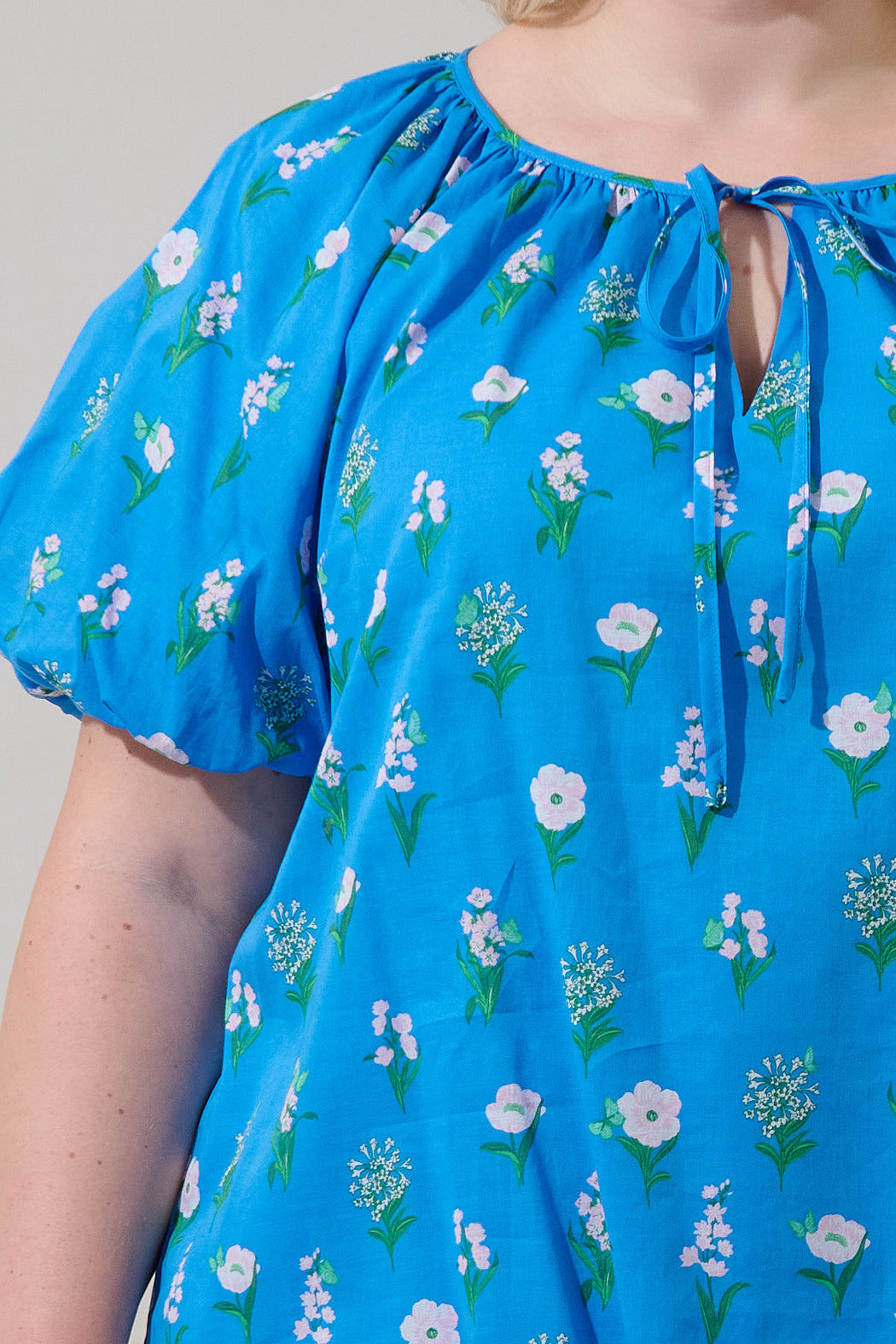 Jazleen Floral Overseas Balloon Sleeve Top Curve