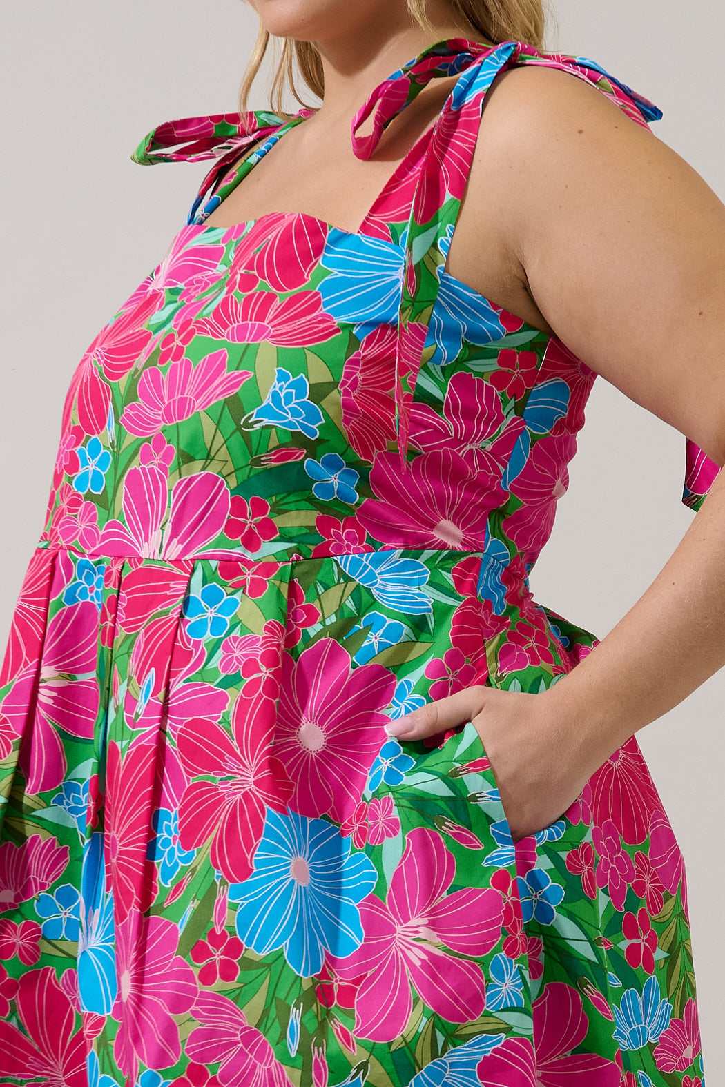 Gracia Pleated Mini Dress Mervy Floral Curve
