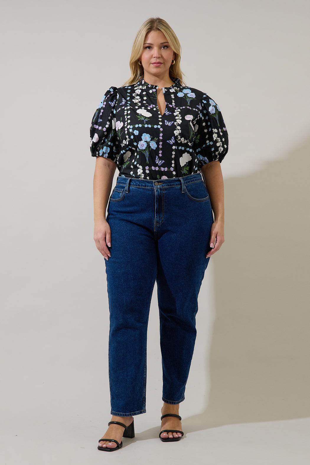 Daly Split Neck Top Trevis Floral Curve