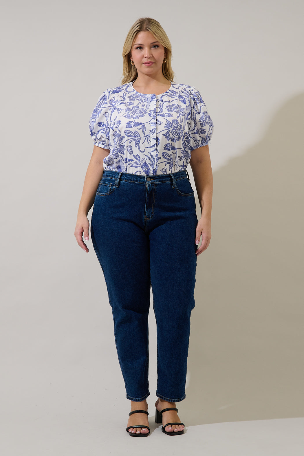 Hiller Button Down Top Virda Floral Curve