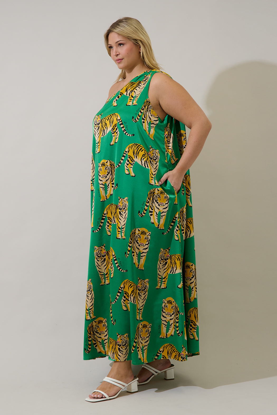 Glena Pleated Maxi Dress Tiger Curve