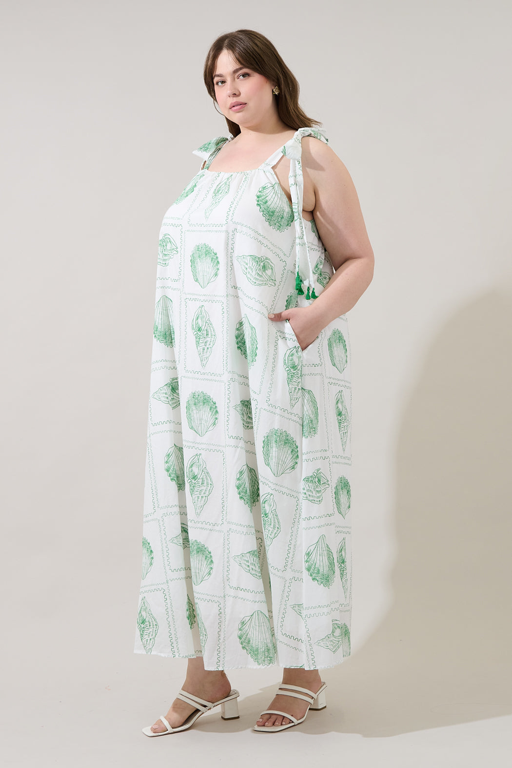 Yulisa Sleeveless Midi Dress Seashell Bay Curve