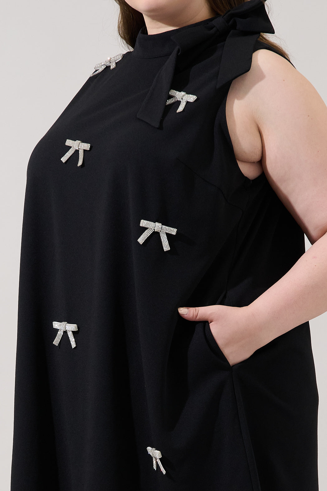 Pamelda Bow Shift Mini Dress Curve