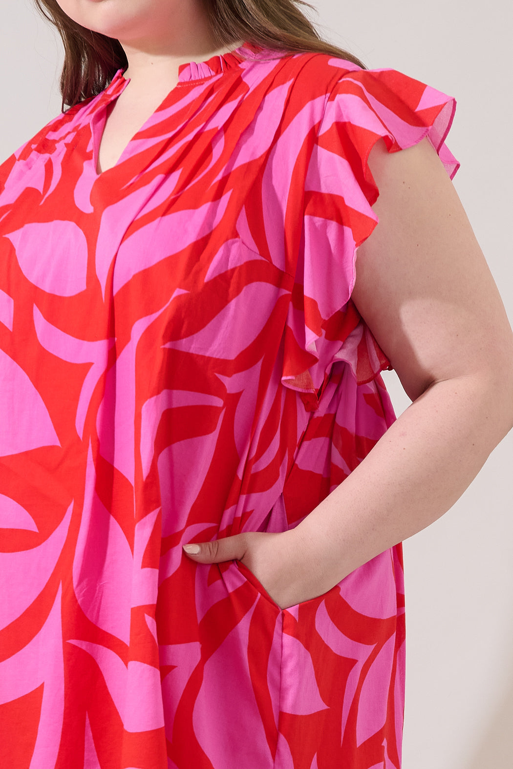 Renie Shift Mini Dress Abstract Curve