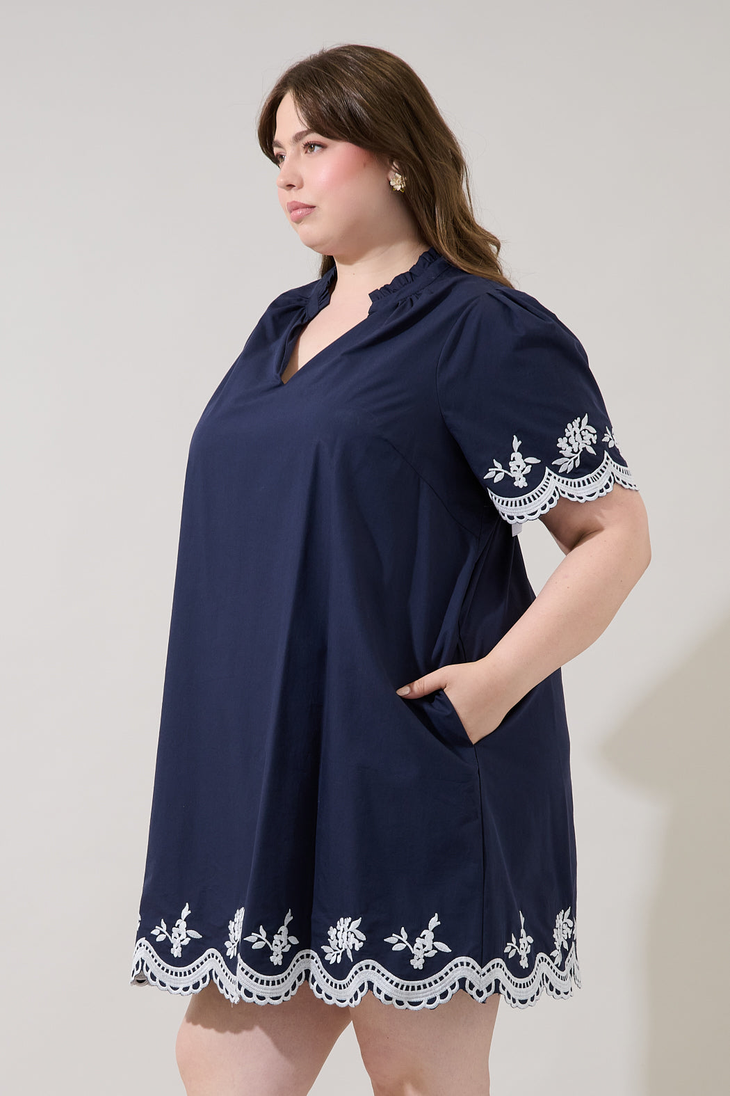 Melania Embroidered Shift Mini Dress Curve