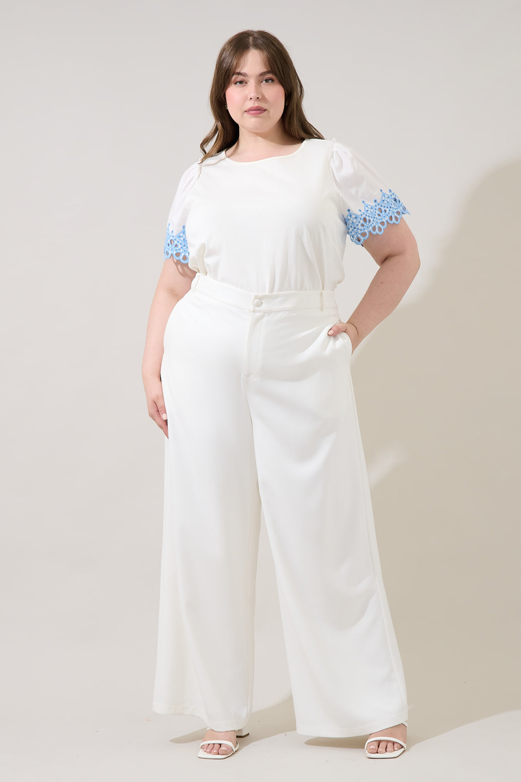 Jainy Embroidered Knit Top Curve