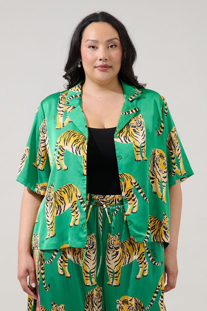Violda Button Down Top Tiger Curve