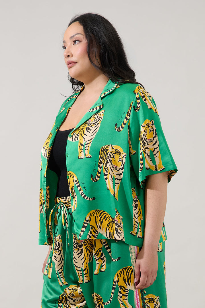 Violda Button Down Top Tiger Curve