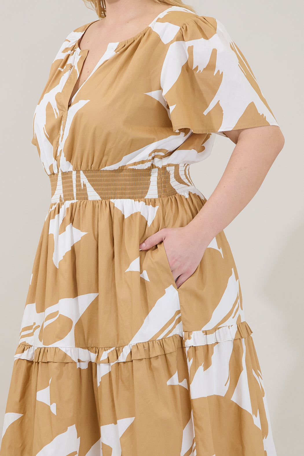 Hazel Abstract Palmer Poplin Tiered Maxi Dress Curve