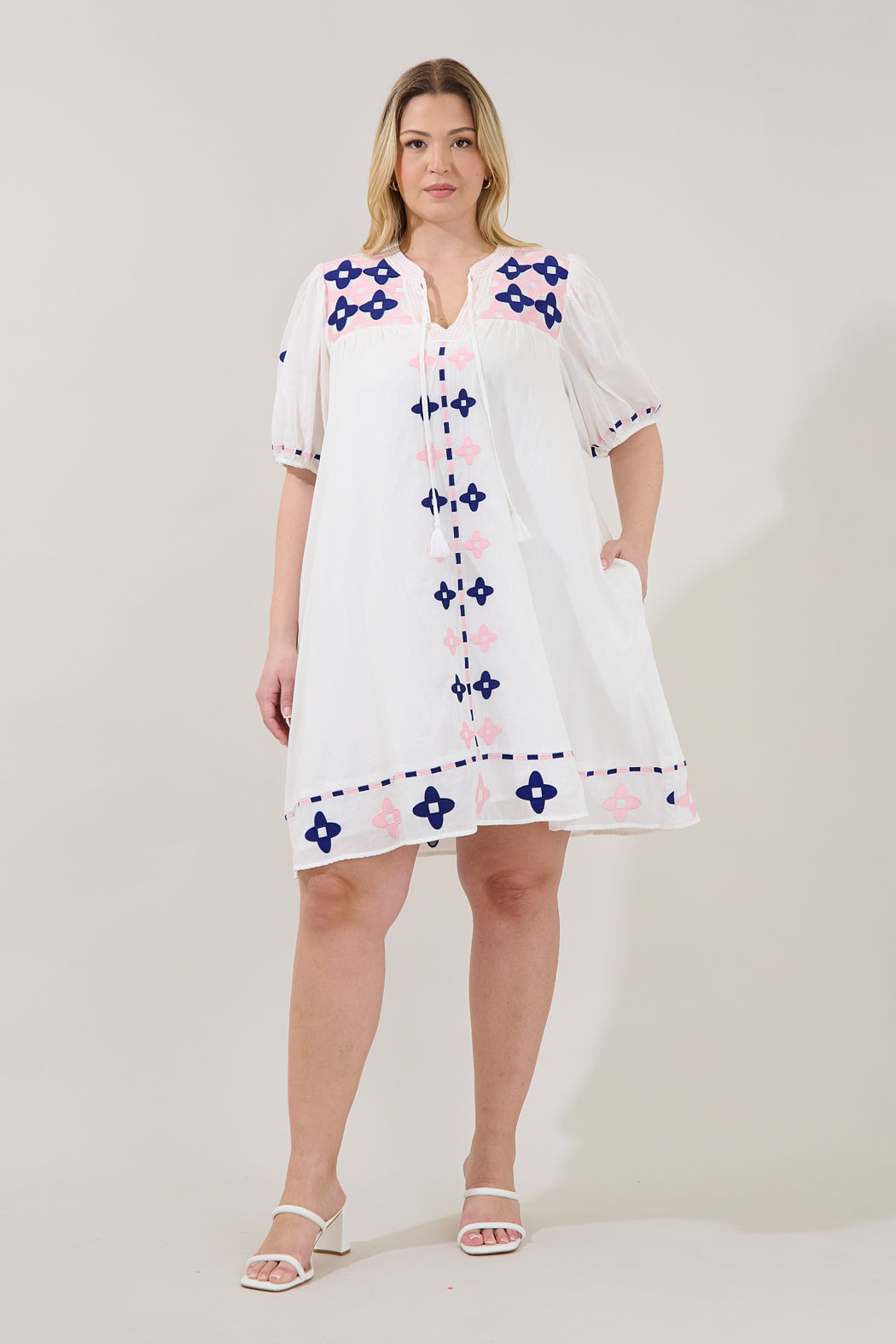 Dervina Embroidered Shift Mini Dress Curve