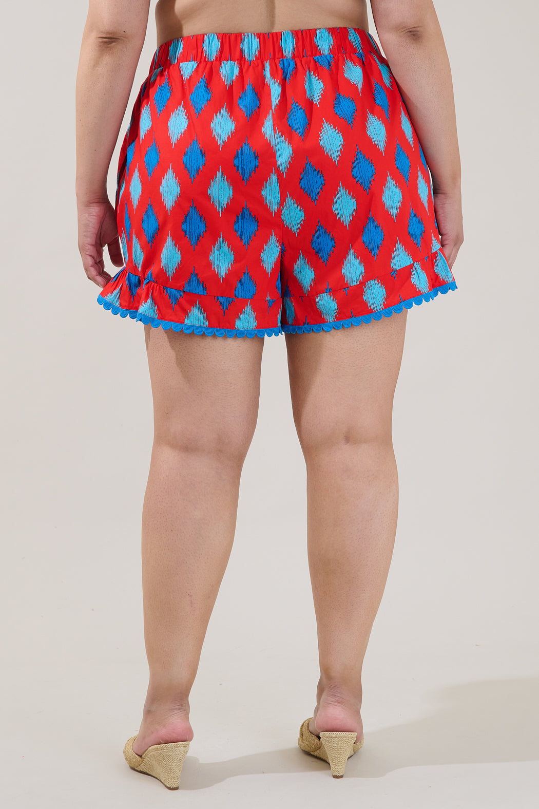 Evel Ruffle Shorts Abstract Curve