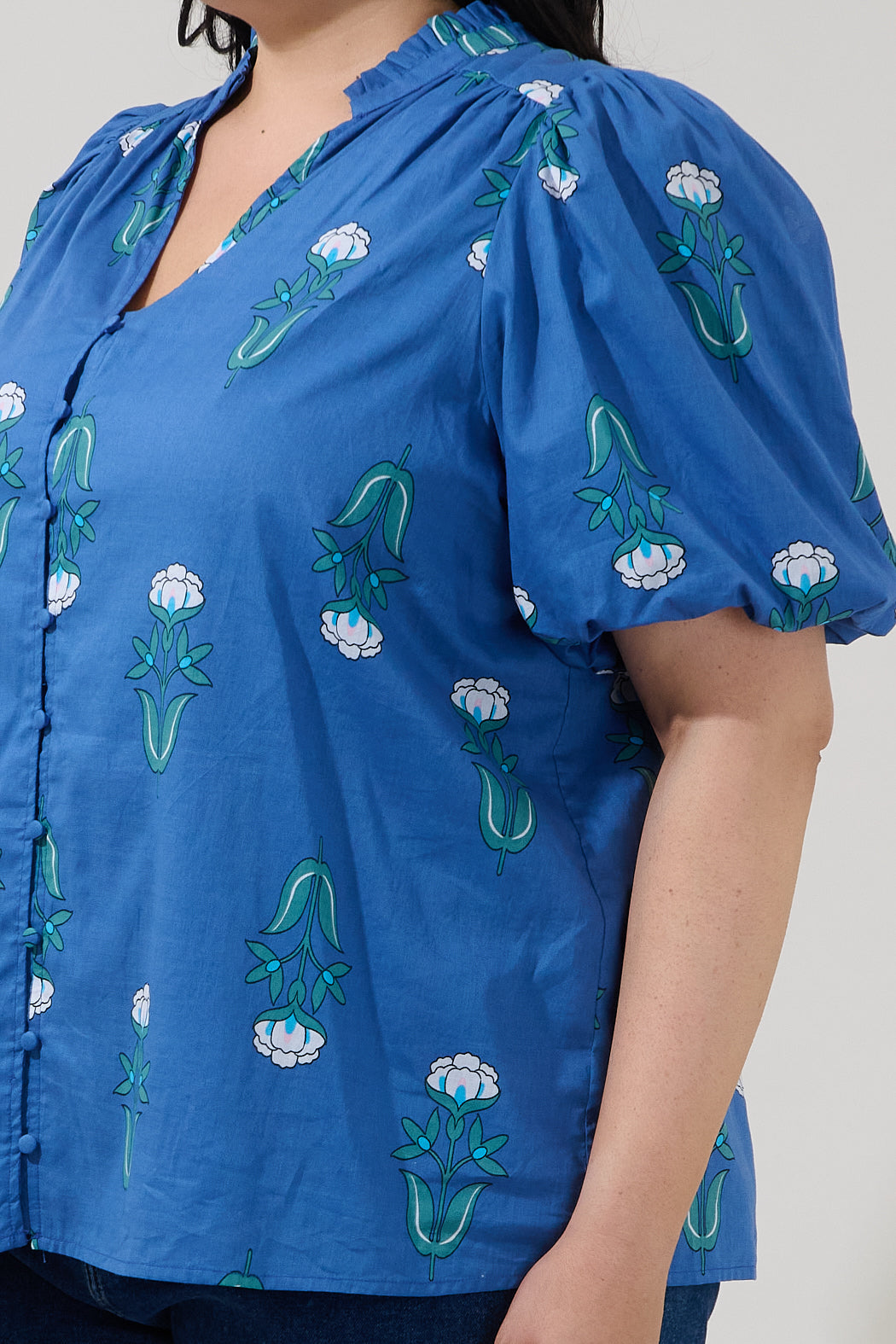 Idara Button Down Top Amena Floral Curve