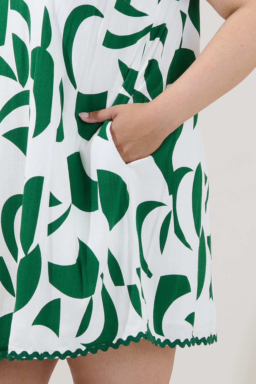 Auriel Shift Mini Dress Abstract Curve