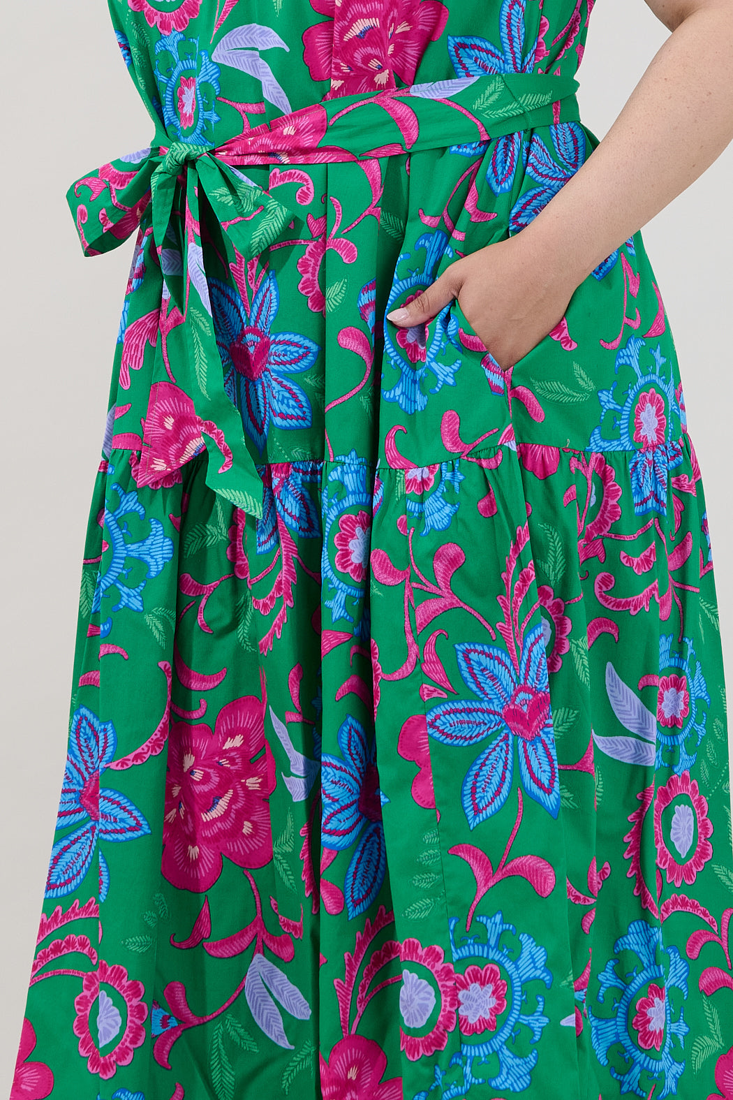 Socoro Sleeveless Halter Midi Dress Cabina Floral Curve