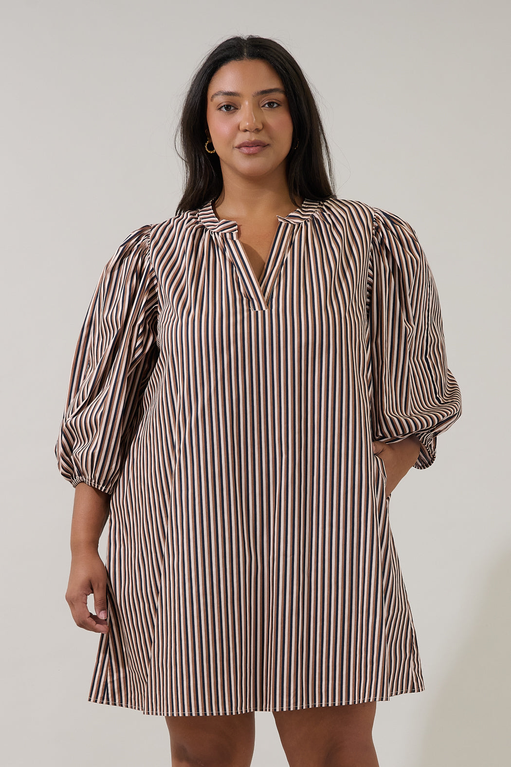 Victoria Shift Split Neck Mini Dress Tiramisu Curve