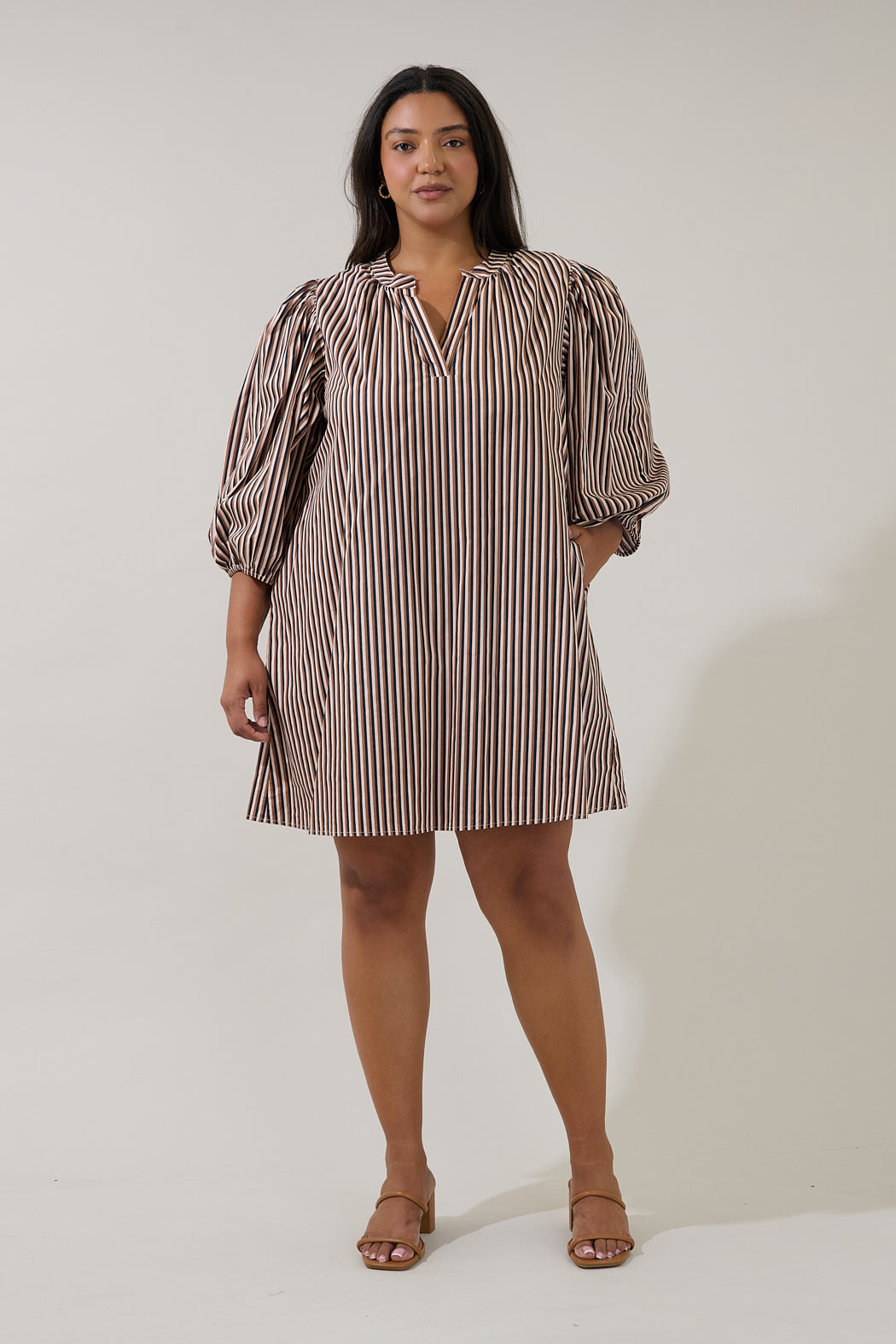 Victoria Shift Split Neck Mini Dress Tiramisu Curve